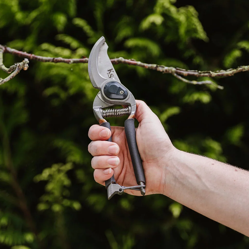 Traditional Bypass Secateurs | Kent & Stowe - Image 4